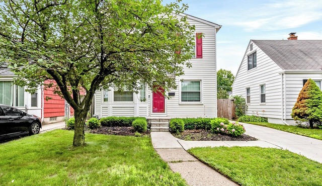 Elegant 4BR/3BA Home in Royal Oak- Super fast WiFi-5min to Downtown & Zoo