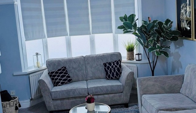 Elegant 4BR Home: Stylish Comfort Retreat