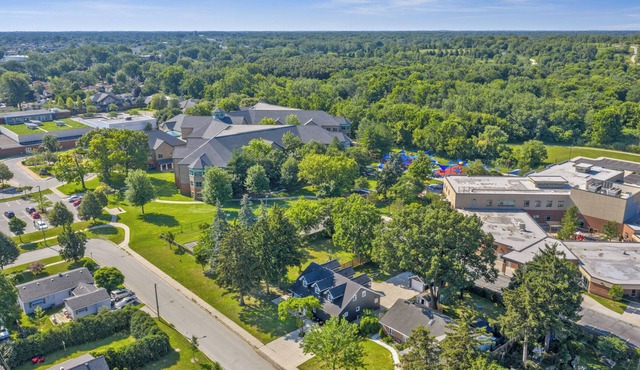 Elegant 4BR Retreat + Jacuzzi