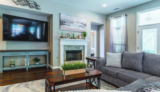 Elegant 4BR Retreat | East Montgomery + King Beds