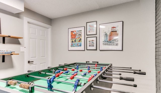 Elegant 4BR Split Foyer - Luxe Living