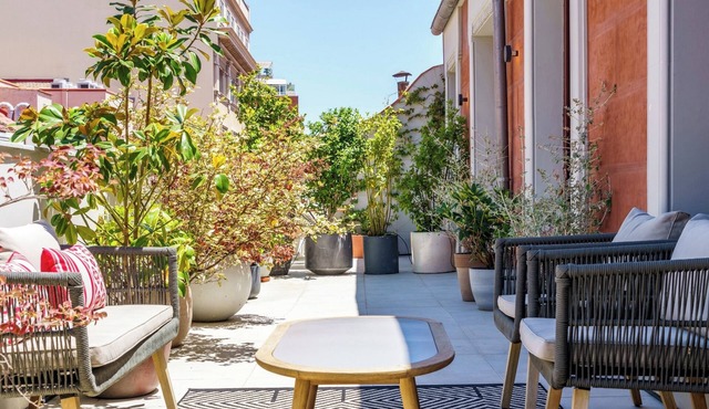 Elegant 5-Bedroom Apartment with Terrace in the Heart of Madrid
