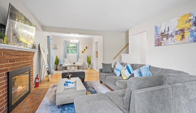 Elegant 5-Bedroom Retreat: Prime Location, Minutes from DC & Top Attractions