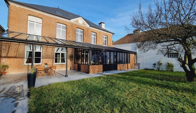 Elegant 5BR Manor with Private Garden, WiFi, Parking, Games & Near Top French Villages