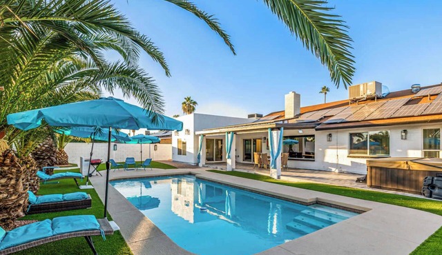 Elegant 5Br Retreat|pool,Hot tub & En Suites