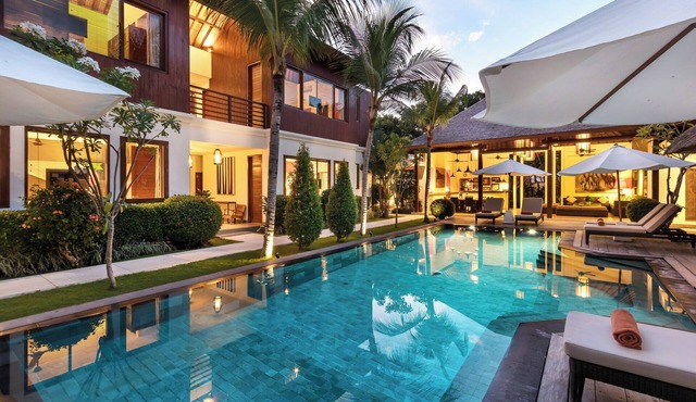 Elegant, 6BR Private Pool Villa w/Bunk in Seminyak