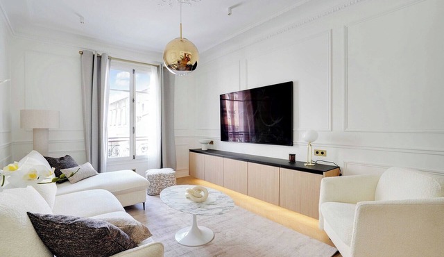 Elegant A/C Apt 2BR/6P – Paris 17th/Monceau