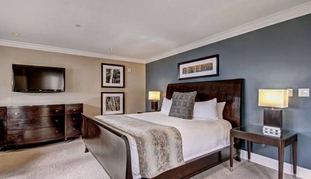 Elegant Alpine Inn with Superb Amenities
