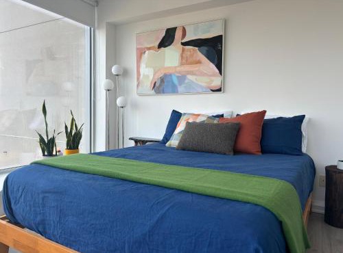 Elegant and Charm Superior Suite Yorkville Toronto