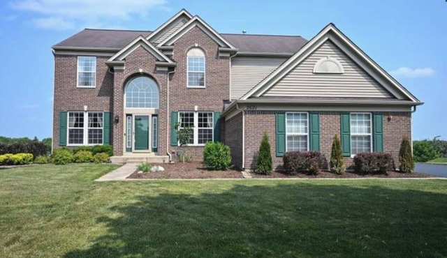 Elegant and Charming 4-bedroom house with AC in West Dundee