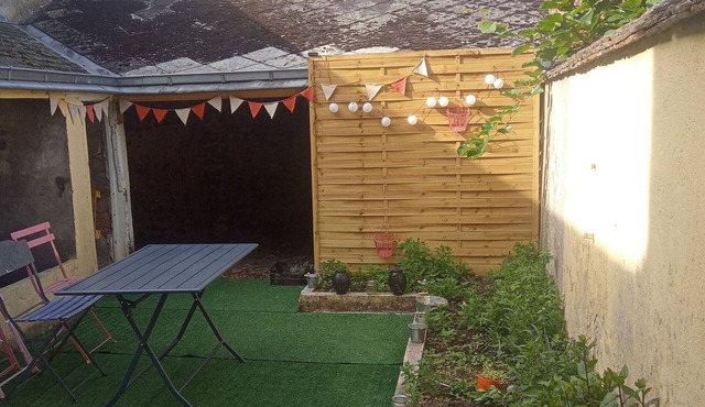 Elegant and Cozy Cottage in the Heart of Châteaudun – Walk to Attractions!