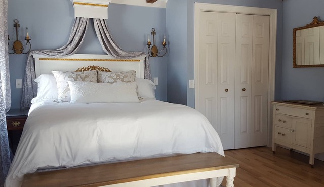 Elegant and Historic Farmhouse B&B with Farm-to-Table Breakfast Near Ithaca