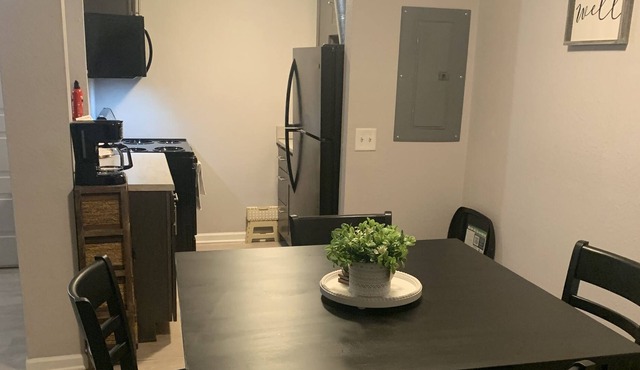 Elegant and Romantic1 bedroom Apartment Right across the street from the Green !