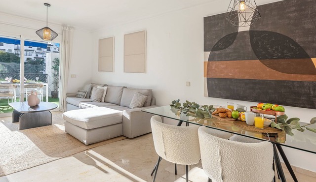 ELEGANT APARTMENT FOR A HOLIDAY TO REMEMBER IN THE HEART OF PUERTO BANÚS!