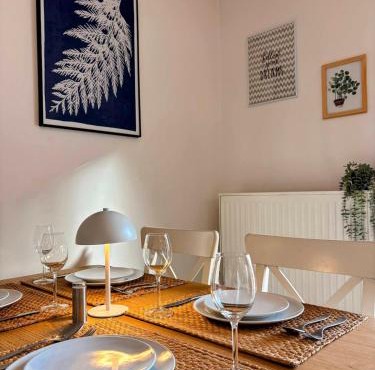 Elegant Apartment with Private Parking, close to Paris