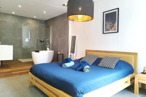 Elegant Apartment in the Heart of Chantilly Just Steps from the Château