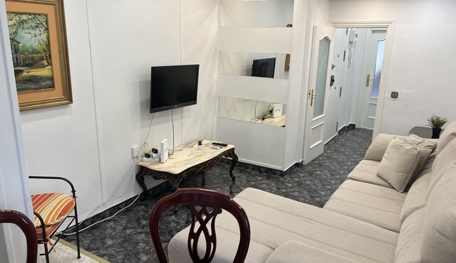 Elegant Apartment near Ventas and Alcala with Wifi
