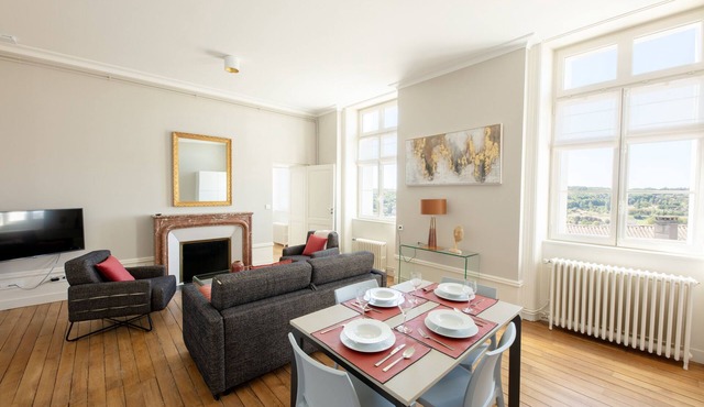 Elegant apartment with panoramic view of Angoulême
