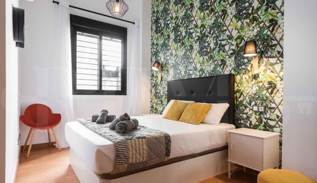 Elegant apartment with community pool & parking - Center