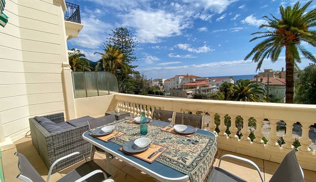 Elegant Appartement with Spacious Terrace at Garavan Palace