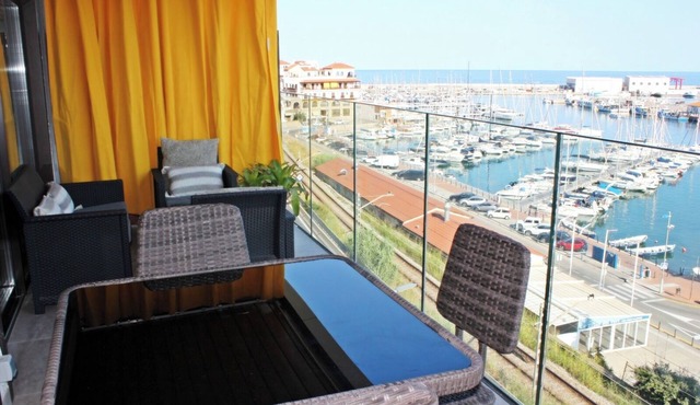 Elegant apt. p/4 pax 1 min from the beach with Wi-Fi