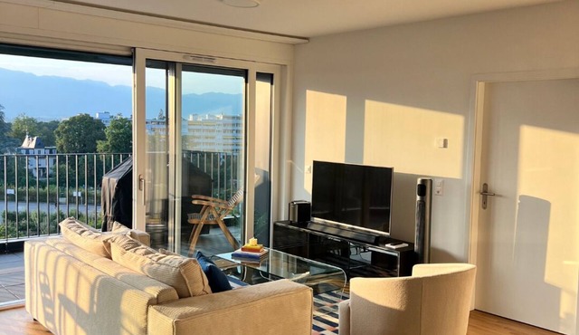 Elegant apt. with terrace & breathtaking view
