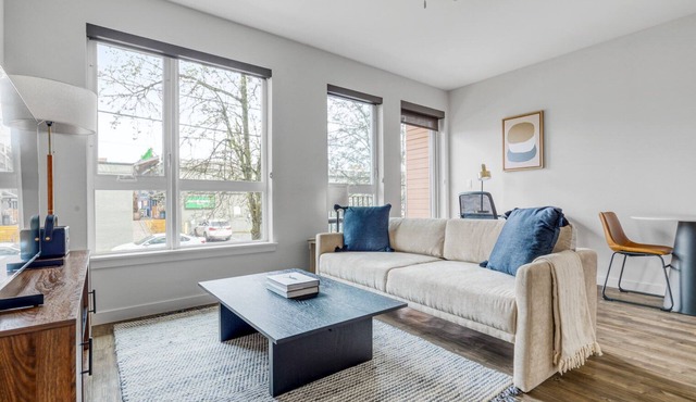 Elegant Ballard 1BR w/BBQ, Lounge & W/D, onsite retail, by Blueground