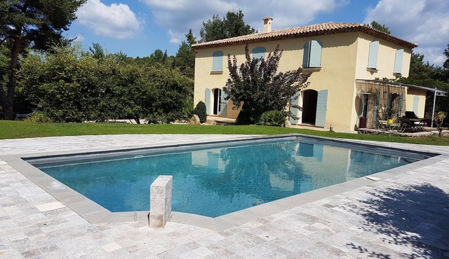 Elegant bastide with swimming pool for rent in a private estate in Haut-Var