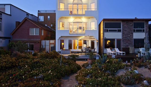 Elegant Beach Front Home - Where memories are made! nWeekly/Monthly Rental