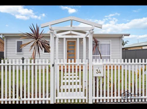 Elegant Beachside Retreat with Luxurious Amenities