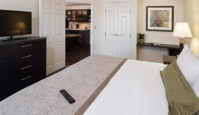 Elegant & Big Room! Ideal for Your Next Vacation