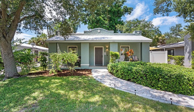 Elegant Boho Beach House, 3 min to Main St. Sarasota, 10 min to Lido Beach