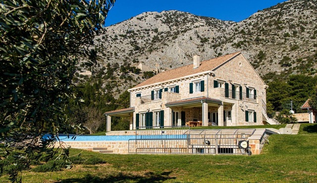 Elegant Brac Villa | 4 Bedrooms | Villa Shoreline Serenity | Stunning Sea Views
