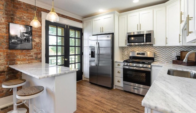 Elegant Cincy-View Condo - Minutes from Downtown