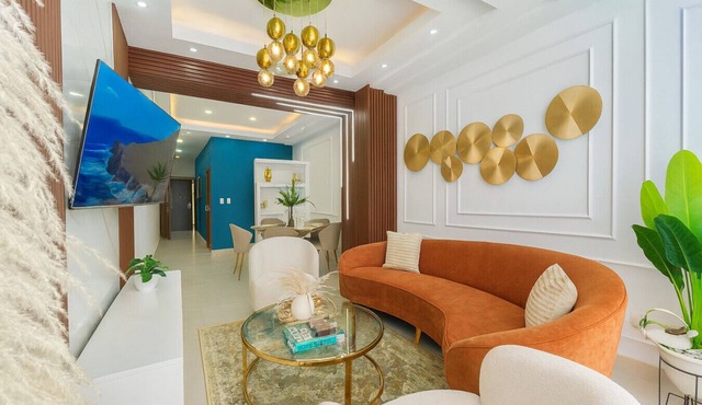 Elegant City Center Condo