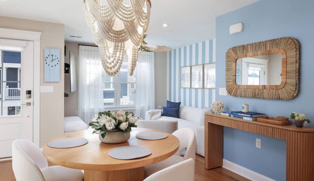 Elegant Coastal Retreat, steps to private Mantoloking beach