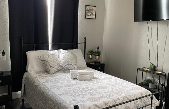 Elegant & Comfortable Room SMF