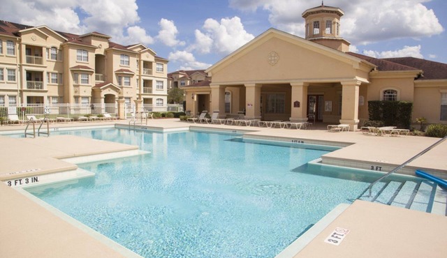 Elegant Condo w/Pool View Balcony Resort Pool & Gym. Near Disney/Shops