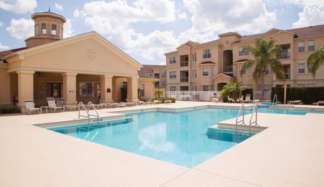 Elegant Condo w/Pool View Balcony Resort Pool & Gym. Near Disney/Shops
