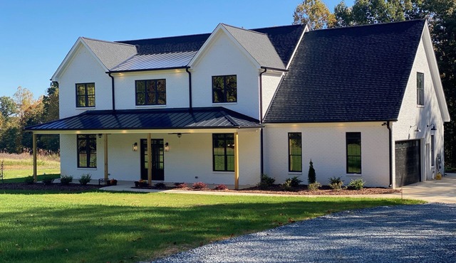Elegant Countryside Modern Farmhouse