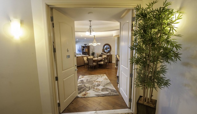 Elegant Direct Oceanfront Condo Relaxation