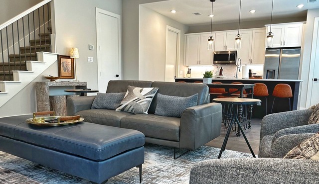 Elegant Estate - Aggie Football Game Day House