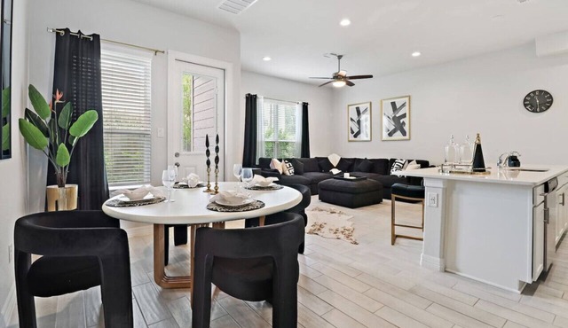 Elegant Fall Home: Fast Wi-Fi - Memorial