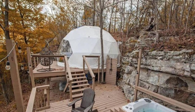 Elegant Family-Friendly Dome with Outdoor Shower, Jacuzzi and Views in Tennessee