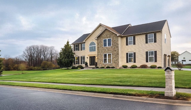 Elegant Family Stay Quiet Neighborhood Comfort