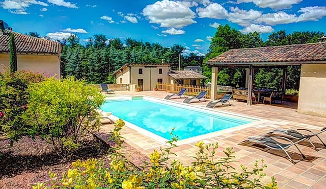 Elegant & Spacious Villa set in Extensive Grounds, Private Pool - 5mins from Castelnau-de-Montmiral