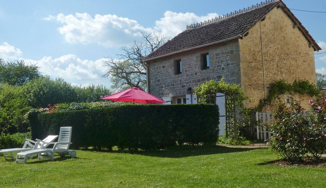 Elegant & Romantic Cottage In A Village Situated Between Two Busy Market Towns