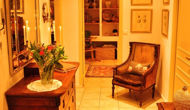 'Elegant French Style Apartment' in the heart of Antibes, close to the beach