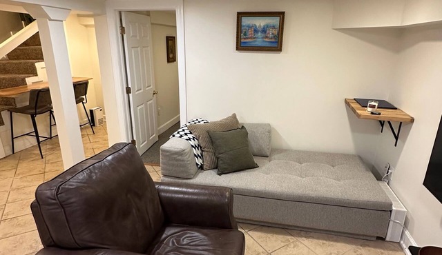 Elegant Garden Suite Minutes Walk to Union Market and NoMa Metro Station