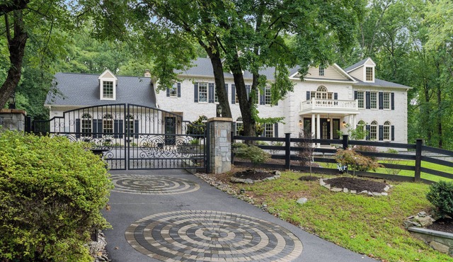 Elegant Georgian Mansion in Potomac Maryland, family house